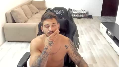 jonnyporn1 online show from September 10, 9:57 pm