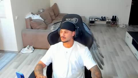 jonnyporn1 online show from October 12, 5:45 am