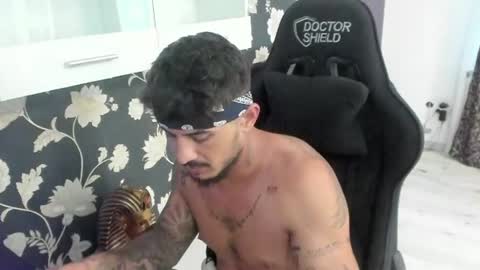 jonnyporn1 online show from July 19, 4:13 pm