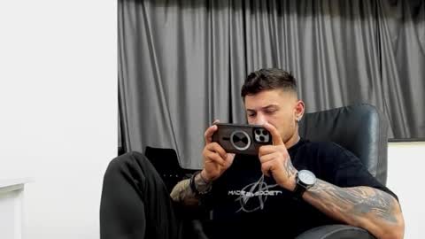 jonnyporn1 online show from January 15, 10:13 pm