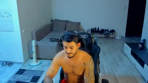 jonnyporn1 online show from October 30, 8:54 pm