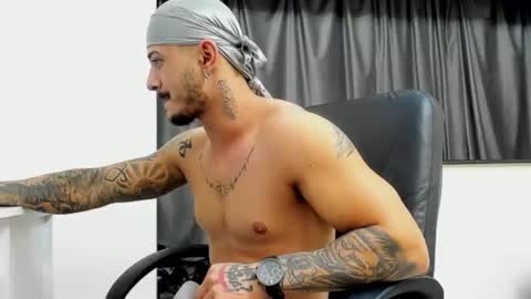 jonnyporn1 online show from January 4, 2:03 am