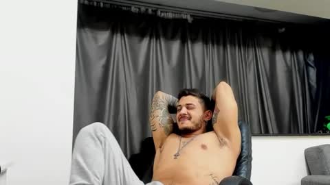 jonnyporn1 online show from January 6, 8:39 pm