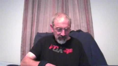 Snapshot of jony_five chatting on December 22, 2:06 am Jon online show from December 22, 2:06 am