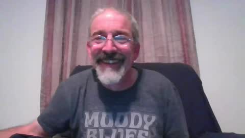Snapshot of jony_five chatting on December 17, 2:01 am Jon online show from December 17, 2:01 am