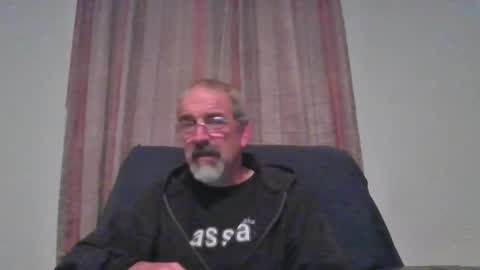 Snapshot of jony_five chatting on December 18, 3:15 am Jon online show from December 18, 3:15 am