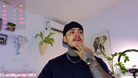 Jordan Smith online show from November 17, 8:12 pm