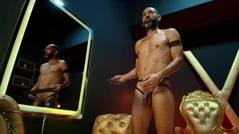 jorgeperezz online show from April 15, 2:39 pm