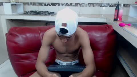 jose_sexycumm online show from February 15, 9:06 pm