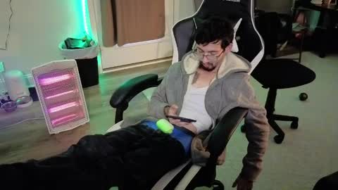 Josef online show from April 1, 10:51 pm