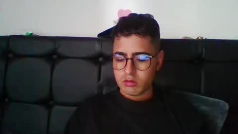 josux8 online show from January 8, 8:03 pm