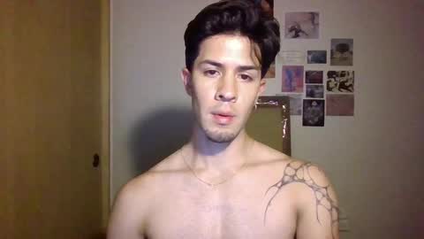 jotarojas1 online show from January 5, 6:46 am