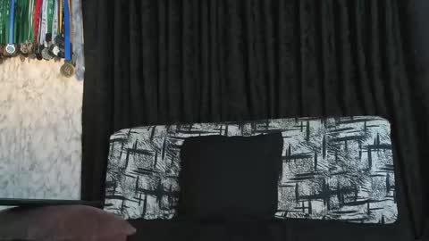 Im Jouliano online show from February 20, 10:15 pm