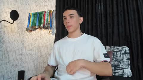 Im Jouliano online show from January 8, 8:50 pm