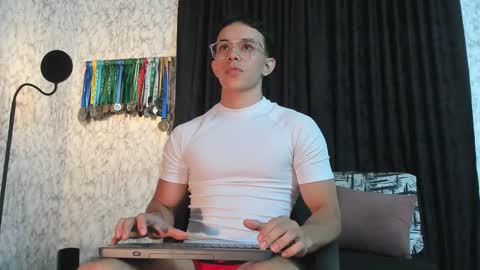 Im Jouliano online show from February 12, 9:22 pm