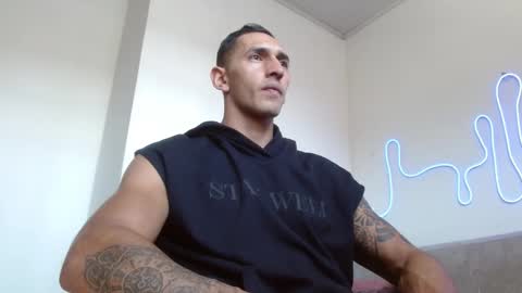  JOYLOPEZFIT online show from January 1, 3:57 pm