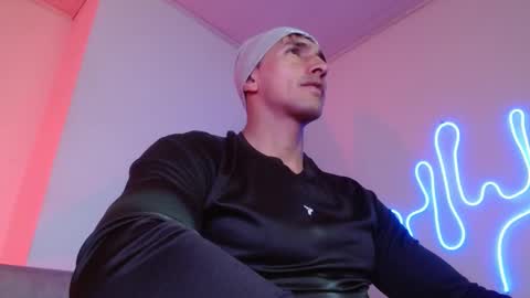  JOYLOPEZFIT online show from January 20, 2:25 pm