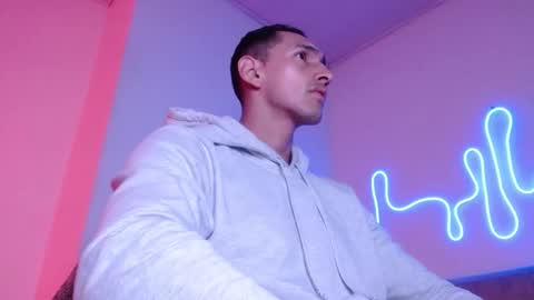  JOYLOPEZFIT online show from January 3, 9:47 am