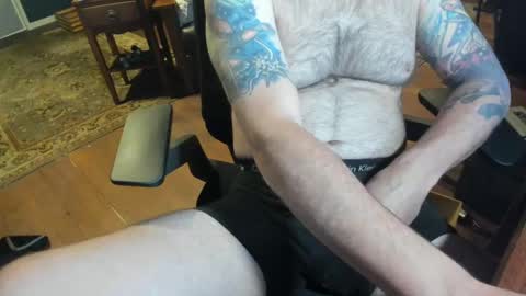 jsimon04 online show from December 17, 3:06 pm