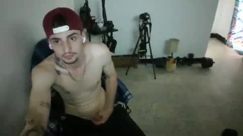 juan235665 online show from April 19, 6:10 pm