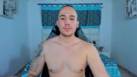 Snapshot of juan__jimenez chatting on February 13, 10:22 pm Juan online show from February 13, 10:22 pm