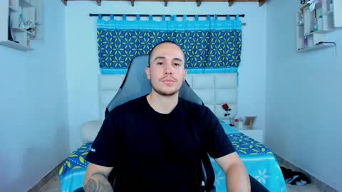 Snapshot of juan__jimenez chatting on February 18, 12:37 am Juan online show from February 18, 12:37 am