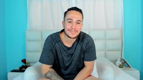 Snapshot of juan__jimenez chatting on October 13, 9:43 pm Juan online show from October 13, 9:43 pm