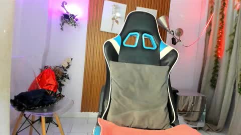 Snapshot of juan_contreras7 chatting on October 15, 11:29 am juan_contreras7 online show from October 15, 11:29 am