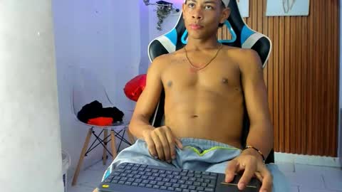 Snapshot of juan_contreras7 chatting on September 25, 12:26 pm juan_contreras7 online show from September 25, 12:26 pm