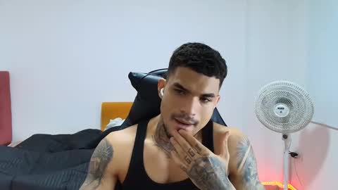 juan_gomez_1 online show from November 27, 12:58 am