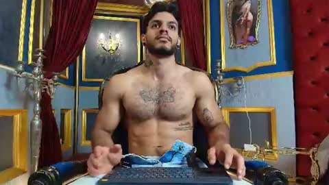 Juan Esteban online show from July 18, 12:10 pm
