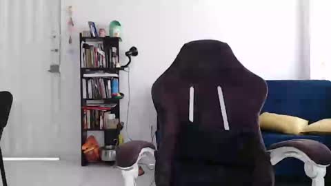 Snapshot of juanisimo_ chatting on February 10, 1:33 pm JUANISIMO  online show from February 10, 1:33 pm