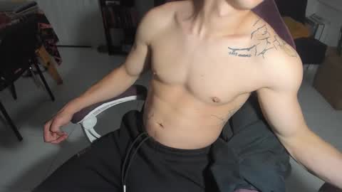 Snapshot of juanisimo_ chatting on September 11, 3:49 am JUANISIMO  online show from September 11, 3:49 am