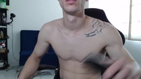 Snapshot of juanisimo_ chatting on February 23, 5:14 pm JUANISIMO  online show from February 23, 5:14 pm