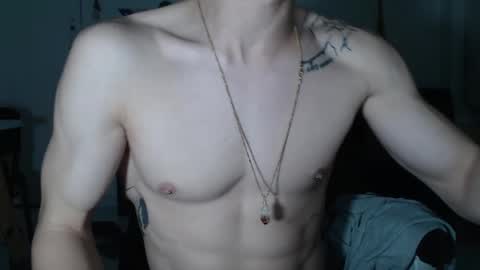 Snapshot of juanisimo_ chatting on January 21, 2:00 am JUANISIMO  online show from January 21, 2:00 am