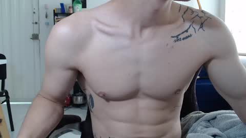Snapshot of juanisimo_ chatting on March 6, 2:18 pm JUANISIMO  online show from March 6, 2:18 pm