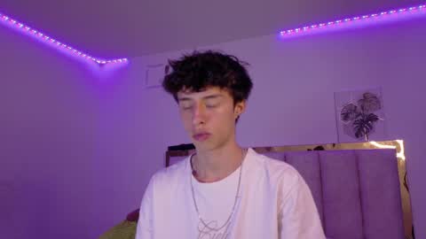 juanmres online show from May 19, 9:32 pm