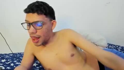 juansuarez204 online show from October 4, 11:42 pm