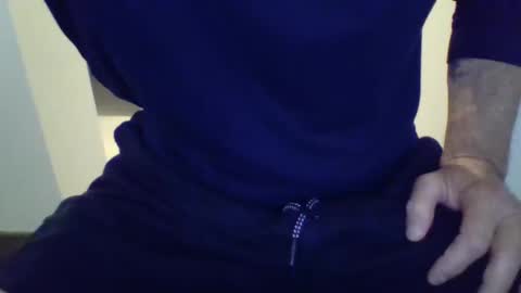 Snapshot of julian6446 chatting on January 2, 2:13 pm julian6446 online show from January 2, 2:13 pm