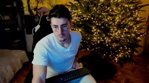 JulianDylan online show from December 26, 4:21 am