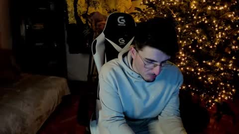 JulianDylan online show from January 3, 5:28 am