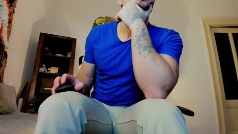 JulianDylan online show from January 14, 4:15 am