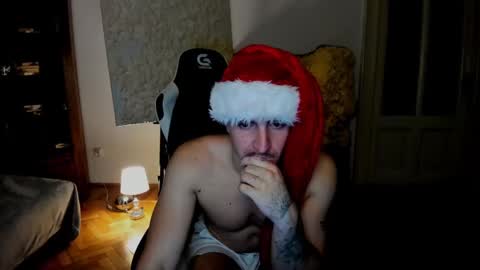 JulianDylan online show from December 11, 4:19 am