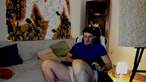 JulianDylan online show from December 18, 4:53 am