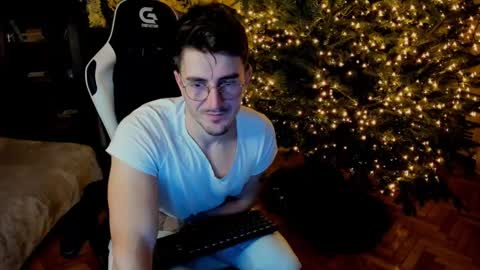 JulianDylan online show from December 25, 5:58 am