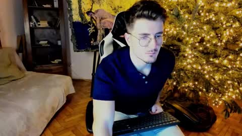 JulianDylan online show from January 2, 4:20 am