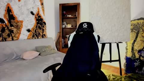 JulianDylan online show from December 10, 4:13 am