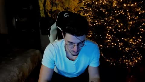 JulianDylan online show from January 5, 6:56 pm