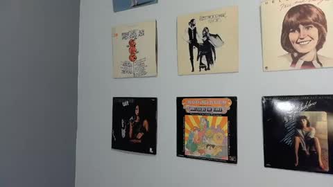 Julien online show from April 16, 4:34 am