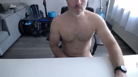 julienneedyou online show from October 6, 9:03 am